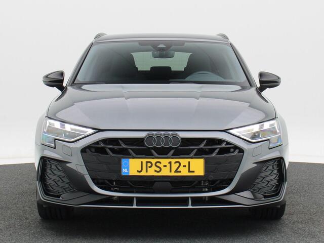 Audi A3 SPORTBACK 45 TFSi e 272 Pk Automaat S-Line Competition | Adaptive Cruise | Sonos | Navigatie | Trekhaak | Camera | Carplay | Stoelverwarming | 18 Inch | 1.897 Km!!