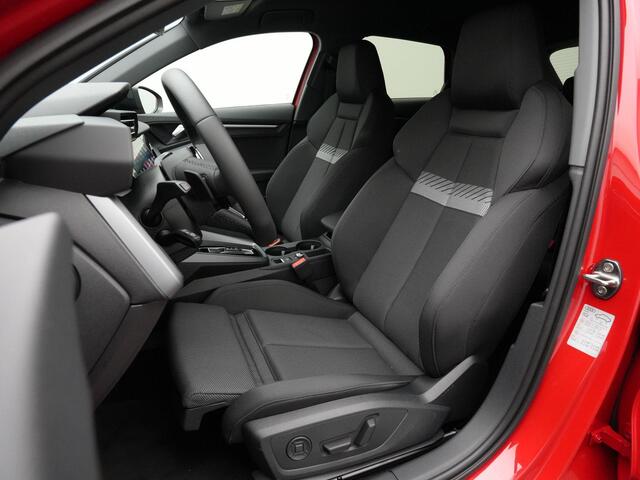 Audi A3 SPORTBACK 45 TFSI e 272 pk S-tronic S-Line | Elektr. verstelbare stoel | Achteruitrijcamera | Stoelverwarming | Adaptive Cruise | Navigatie