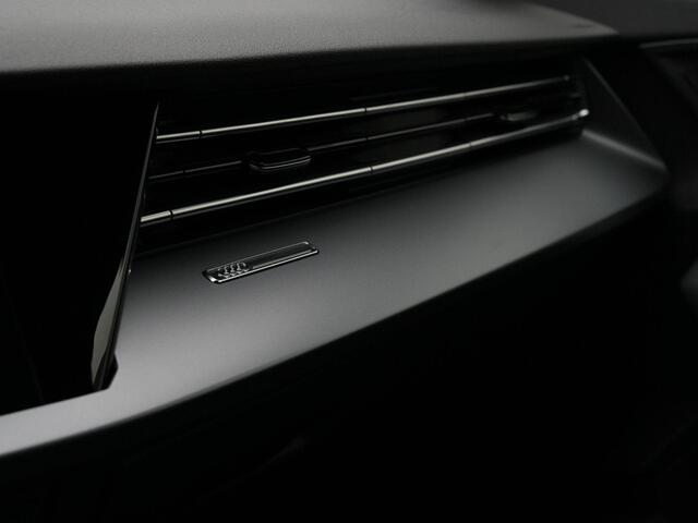 Audi A3 SPORTBACK 45 TFSI e 272 pk S-tronic S-Line | Elektr. verstelbare stoel | Achteruitrijcamera | Stoelverwarming | Adaptive Cruise | Navigatie