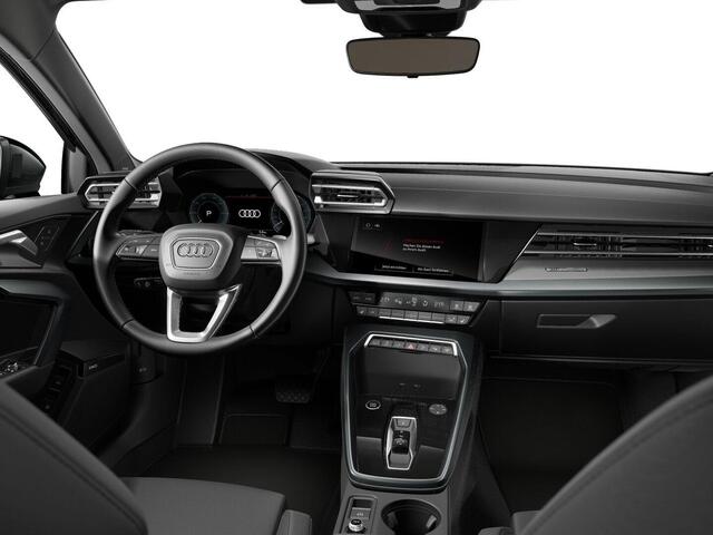 Audi A3 SPORTBACK 45 TFSI e S edition Competition | 272 PK | SoH 97% | Trekhaak | Head-up display | Adaptive cruise control | Sonos premium sound | S line | Navigatiesysteem |
