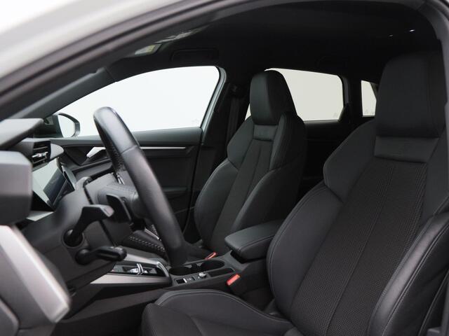 Audi A3 SPORTBACK 35 TFSi S-Line 150 Pk Automaat | Virtual Cockpit | Adaptive Cruise | LED | Zwarte Hemel | CarPlay | 19 Inch | 93.140 Km!