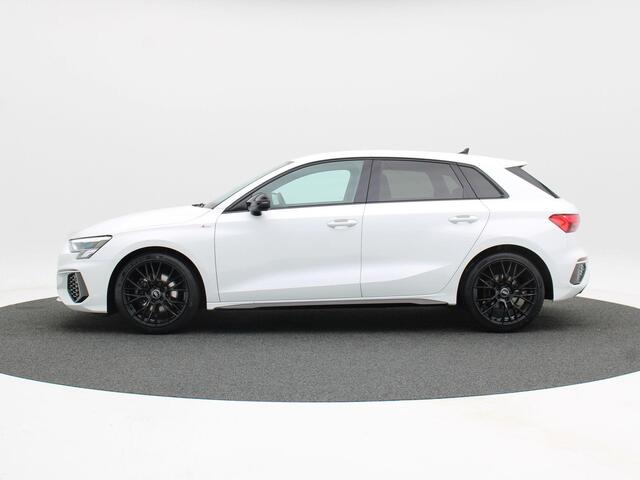 Audi A3 SPORTBACK 35 TFSi S-Line 150 Pk Automaat | Virtual Cockpit | Adaptive Cruise | LED | Zwarte Hemel | CarPlay | 19 Inch | 93.140 Km!