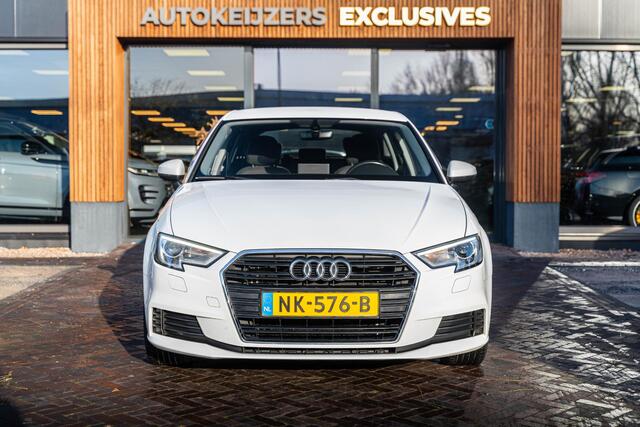 Audi A3 SPORTBACK 1.0 TFSI Koplampreiniging Airco 16"L.M. Radio/CD Multifunctioneel stuurwiel