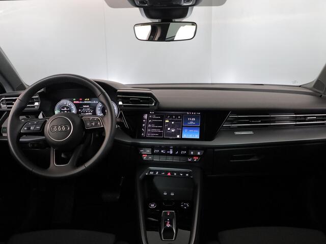 Audi A3 SPORTBACK 40 TFSI e Advanced edition 204 pk S-tronic | Verlengde garantie | Navigatie | Parkeersensoren (Park assist) | Achteruitrijcamera | Stoelverwarming |