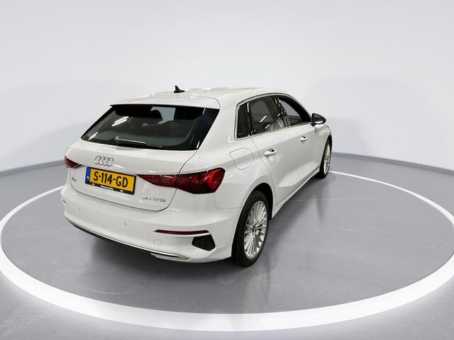 Audi A3 SPORTBACK 30 TFSI 110pk S-tronicAdvanced edition · Apple/Android Car Play · Navigatie · P-Sensoren · Cruise Control · 17'' Inch ·