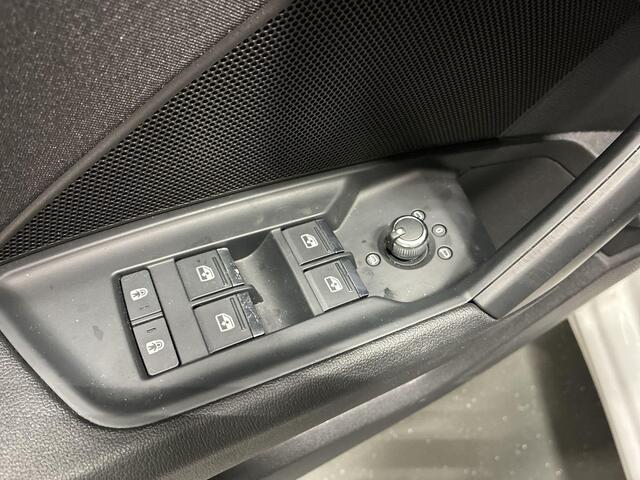 Audi A3 SPORTBACK 30 TFSI 110pk S-tronicAdvanced edition · Apple/Android Car Play · Navigatie · P-Sensoren · Cruise Control · 17'' Inch ·