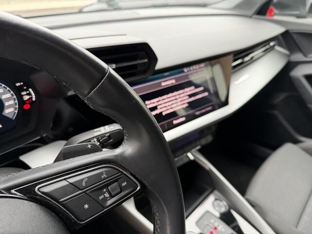 Audi A3 SPORTBACK 30 TFSI Advanced edition | Navi | LMV | PDC |