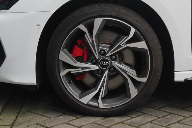Audi A3 SPORTBACK 45 TFSI e S edition Competition 4 jaar fabrieksgarantie | Panorama Dak | 3x S-line | Leer | ACC | Matrix