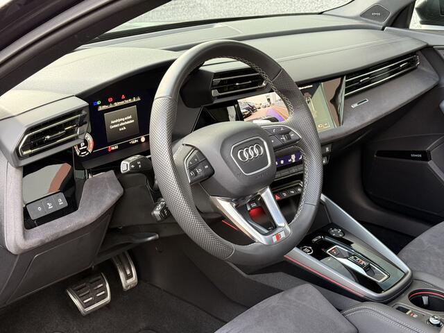 Audi A3 SPORTBACK 35 TFSI S edition | Pano | Sonos | Alcantara | Head-up | Stoelverwarming | Keyless |