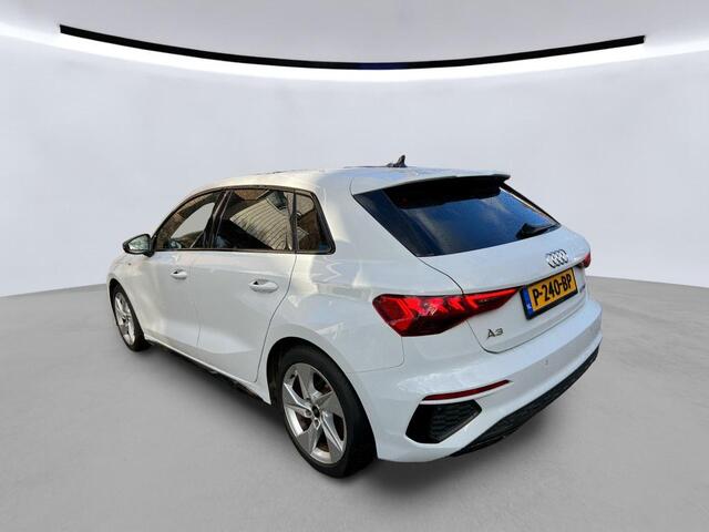 Audi A3 SPORTBACK 30 TFSI S edition / Pano / Navigatie / LED / Parkeersensoren / Lichtmetaal 17 inch / Climate controle /