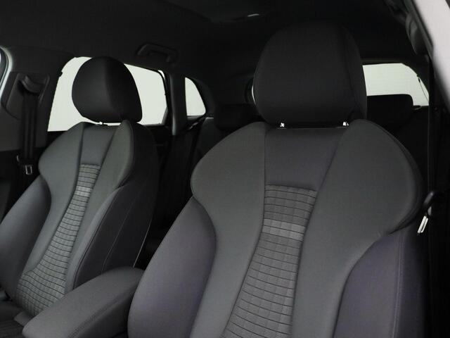 Audi A3 SPORTBACK 30 TFSI/116PK Advance Sport · Navigatie · Drive select · Stoelverwarming