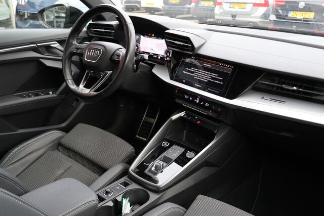 Audi A3 SPORTBACK 45 TFSI-e S Edition Competition | Origineel NL | 2x S-Line | Virtual Cockpit | Camera | Trekhaak | ACC |