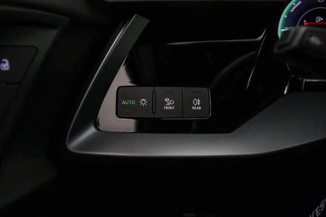 Audi A3 SPORTBACK 45 TFSI e S edition Competition | Carbon | Trekhaak | Achteruitrijcamera | Matrix-led | MMI plus | ACC | Sonos | Headup |