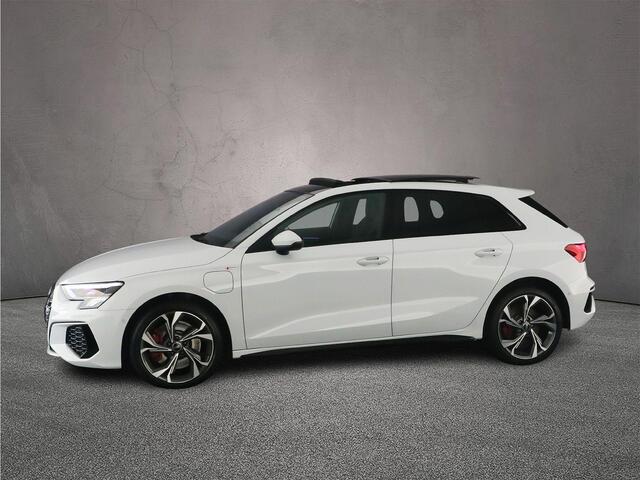 Audi A3 SPORTBACK 45 TFSI e S edition Competition | Full-led | Pano | Sonos 3D | MMI plus | Optiek zwart | ACC | Parkeerassistent |