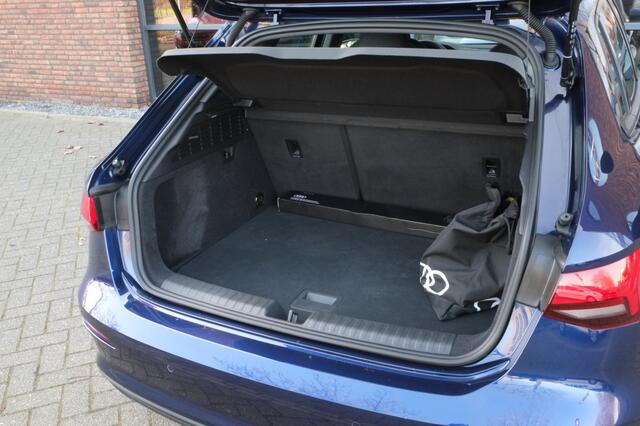 Audi A3 SPORTBACK 40 TFSI e Achteruitrijcamera, Leder