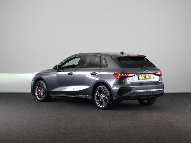 Audi A3 SPORTBACK 45 TFSI e S edition Competition 245pk | Ambient Lighting | Afgevlakt stuur | Audi soundsystem | Parkeerhulp V+A