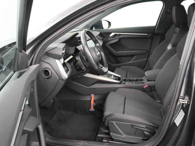 Audi A3 SPORTBACK 30 TFSI Advanced edition | Sportstoelen | Carplay | Virtual Cockpit | Park Assist | Full LED | Navigatie | Climate control | Bluetooth | 17'' | Cruise control