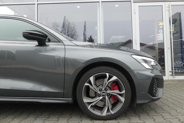 Audi A3 SPORTBACK 45 TFSI e S edition Competition ALCANTARA, MATRIX, ADAPT. CRUISE, CLIMA, NAVI, CAMERA, PDC V&A, APPLE CARPLAY/ANDROID AUTO, KEYLESS, ELEKT. ACHTERKLEP, LANE ASSIST, PRE SENSE, STOELVERWARMING, 79.913KM