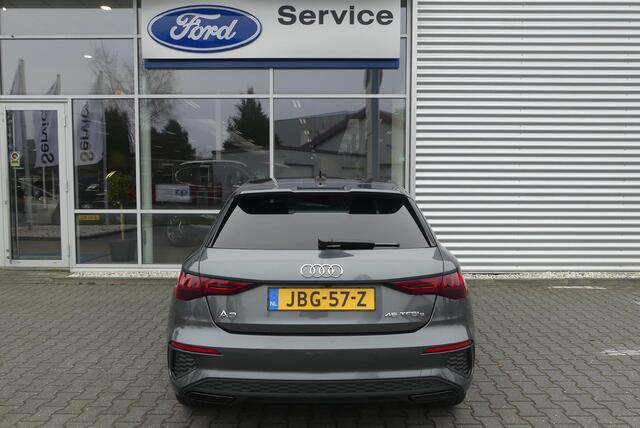 Audi A3 SPORTBACK 45 TFSI e S edition Competition ALCANTARA, MATRIX, ADAPT. CRUISE, CLIMA, NAVI, CAMERA, PDC V&A, APPLE CARPLAY/ANDROID AUTO, KEYLESS, ELEKT. ACHTERKLEP, LANE ASSIST, PRE SENSE, STOELVERWARMING, 79.913KM
