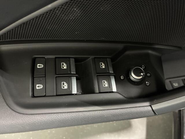 Audi A3 SPORTBACK 40 TFSIe 204pk S-tronic S edition · Camera · Apple/Android Car Play · Stoelverwarming · Navigatie · P-Sensoren · 17'' Inch · Garantie t/m 18-08-2029 of 100.000km