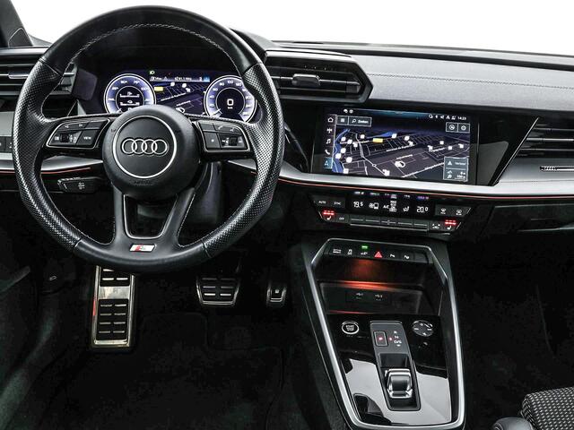 Audi A3 SPORTBACK 40 TFSIe 204pk S-tronic · Panoramadak · Camera · B&O Audio · Elek. Achterklep · Apple/Android Car Play · 18'' Inch · Garantie t/m 13-05-2026 of 100.000km