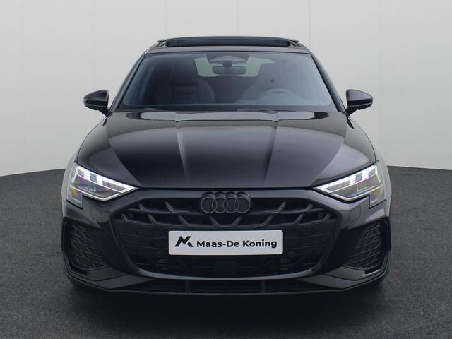 Audi A3 SPORTBACK 45 TFSI e S edition Competition Panoramadak · SONOS Sound System · 19'' lichtmetalen velgen · Sportstoelen alcantara