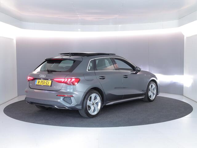 Audi A3 SPORTBACK 30 TFSI S edition 110 pk S-tronic | Navigatie | Panoramadak | Parkeersensoren (Park assist) | S-Line |
