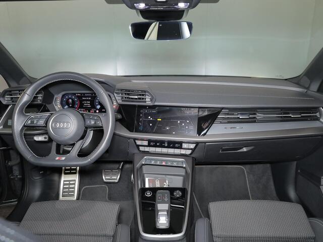 Audi A3 SPORTBACK 30 TFSI S edition 110 pk S-tronic | Navigatie | Panoramadak | Parkeersensoren (Park assist) | S-Line |