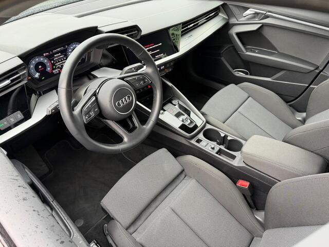 Audi A3 SPORTBACK 40 TFSI e Edition CarPlay / Navi / PDC