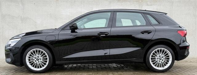 Audi A3 SPORTBACK 40 TFSI e Edition CarPlay / Navi / PDC