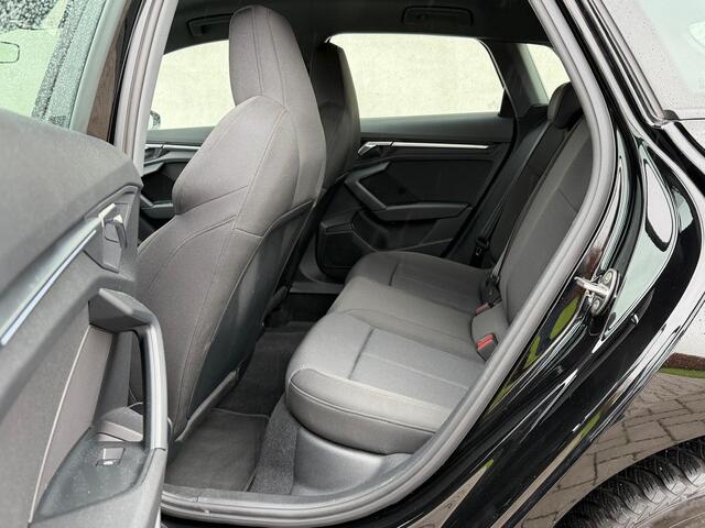 Audi A3 SPORTBACK 40 TFSI e Edition CarPlay / Navi / PDC