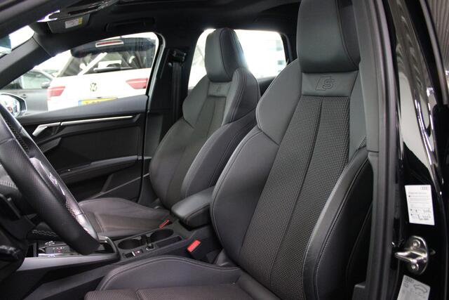 Audi A3 SPORTBACK 35 TFSI S edition Automaat / ACC / Pano. / Carplay / Led / Navi. / PDC voor + achter /
