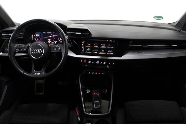 Audi A3 SPORTBACK 35 TFSI S edition Automaat / ACC / Pano. / Carplay / Led / Navi. / PDC voor + achter /
