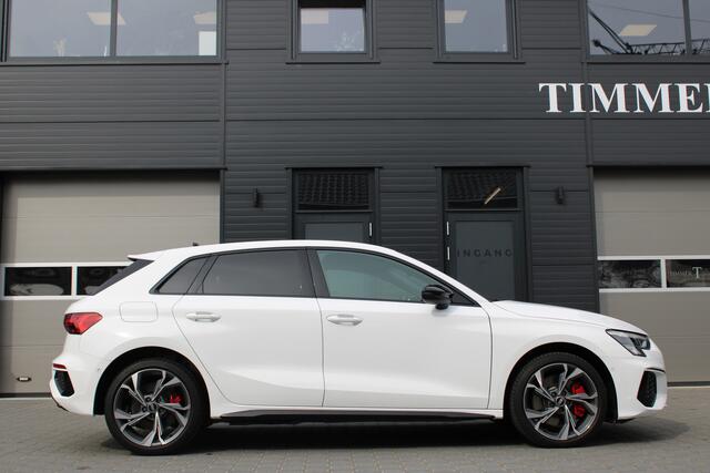 Audi A3 SPORTBACK 45 TFSI e S Edition - Volledig dealer onderhouden - Matrix - Adaptieve Cruise Control - 18 Inch - Virtueel cockpit - Zwart Hoogglans lijsten - Leuke frisse Audi - Achteruitrijcamera