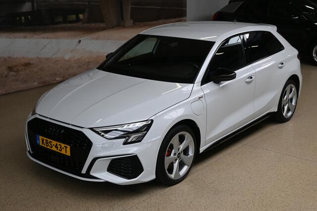 Audi A3 SPORTBACK 40 TFSIe 204pk S Edition | ACC | Keyless | Elek. klep | Trekhaak | 100% (Dealer) onderhouden label