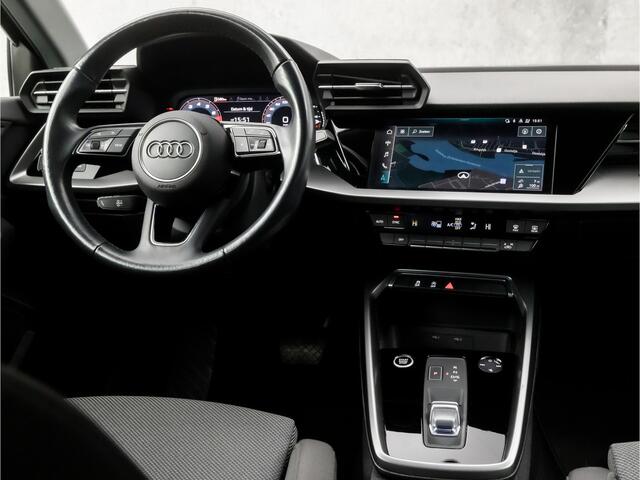Audi A3 SPORTBACK 35 TFSI Sport 150Pk Automaat (NIEUW MODEL, DRAADLOOS APPLE CARPLAY, GROOT NAVI, GETINT GLAS, KEYLESS, MATRIX LED, SPORTSTOELEN, NIEUWE APK, CRUISE, FLIPPERS, NIEUWSTAAT)
