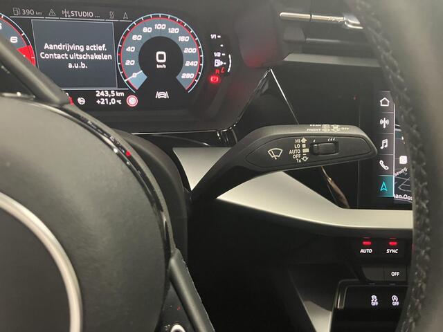 Audi A3 SPORTBACK 35 TFSI Business edition / NL auto / Cruise control / Navigatie.