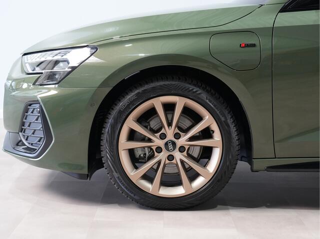 Audi A3 SPORTBACK 40 TFSI e S edition 204 pk PHEV Panoramadak | Zwart optiek | Carplay |