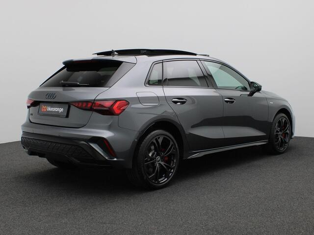 Audi A3 SPORTBACK 45 TFSI e S edition Competition 272PK S-Tronic S-Line, Pano-Schuifdak, Memorystoel, Achteruitrijcamera, Matrix LED-verlichting, Leder, Elektr. Achterklep, Keyless, 18" LM Velgen