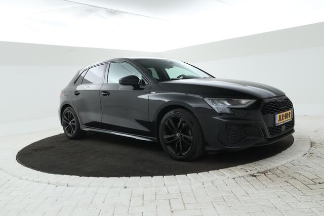 Audi A3 SPORTBACK 30 TFSI S edition Automaat, Navigatie, Full Black!