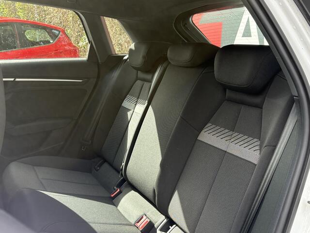 Audi A3 SPORTBACK 30 TFSI Business edition - Navigatie - Climate Controle - Apple Carplay & Android Auto