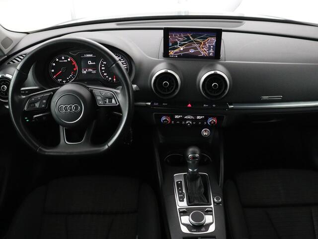Audi A3 SPORTBACK 30 TFSI Sport | Sportstoelen | Full LED | Navigatie | Parkeerhulp | Climate control | Bluetooth | 17'' | Cruise control