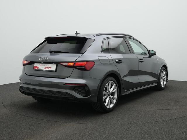Audi A3 SPORTBACK 30 TFSI 110 pk S-tronic S-Line | Leder/alcantara | Stoelverwarming | Adaptive Cruise | Navigatie