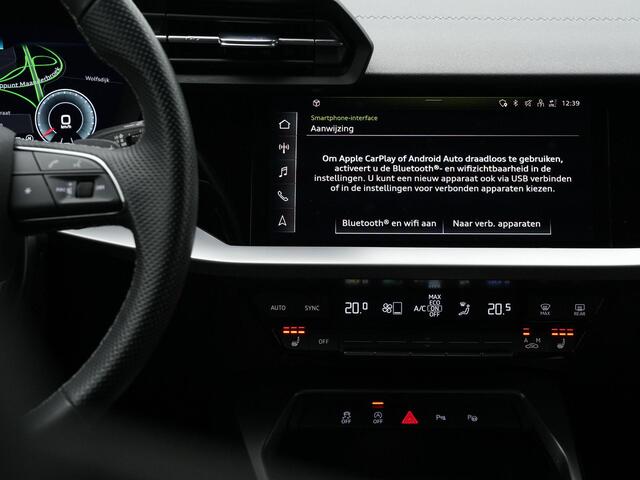 Audi A3 SPORTBACK 30 TFSI 110 pk S-tronic S-Line | Leder/alcantara | Stoelverwarming | Adaptive Cruise | Navigatie