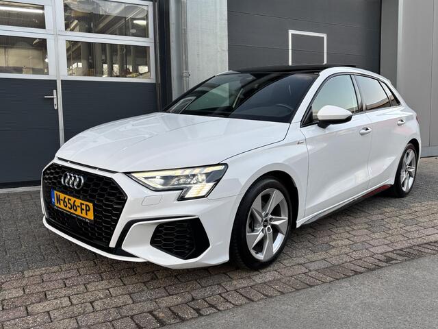 Audi A3 SPORTBACK 30 TFSI S edition Black optic| Matrix Led| Panoramadak| App| Carplay| Private glass