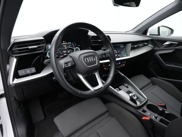 Audi A3 SPORTBACK 40 TFSI e 204 pk S-Line | Adaptive Cruise | Stoelverwarming | Navigatie | Parkeersensoren voor/achter | Carplay | Drive Select