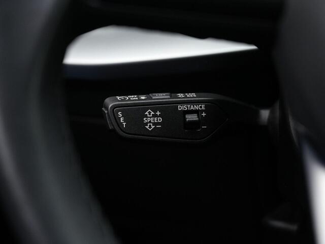 Audi A3 SPORTBACK 40 TFSI e 204 pk S-Line | Adaptive Cruise | Stoelverwarming | Navigatie | Parkeersensoren voor/achter | Carplay | Drive Select