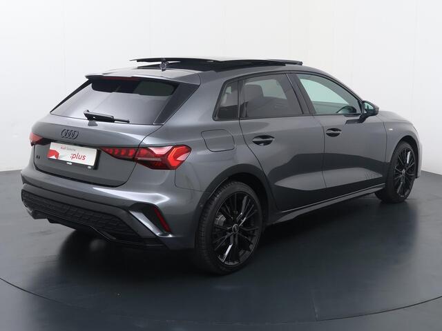 Audi A3 SPORTBACK 40 TFSI e S edition 204 pk S-tronic | Panoramadak | Adaptieve Cruise Control | Sfeerverlichting | Camera | Inklapbare spiegels | Stoelverwarming |