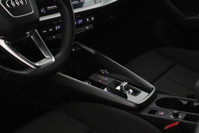 Audi A3 SPORTBACK 40 TFSI e S line > 204pk/Daytona/17inch/Sport-design (S-line)