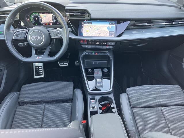 Audi A3 SPORTBACK 40 TFSIe 150kW/204PK S Line · Panoramadak · Drive select · Camera + Parkeersensoren